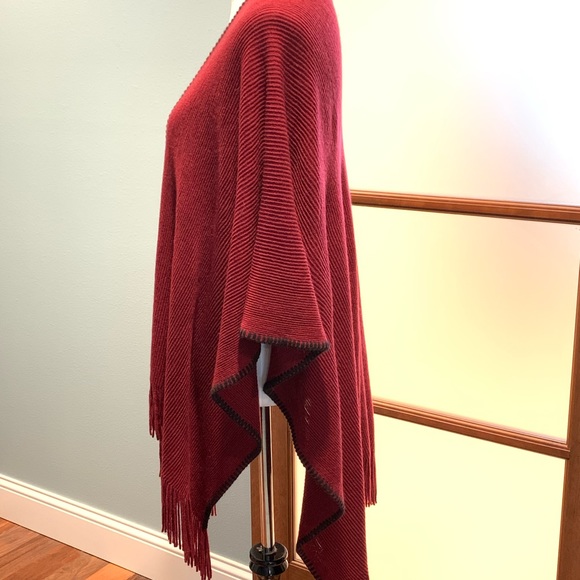 Lightweight knit shawl red. - Picture 2 of 6